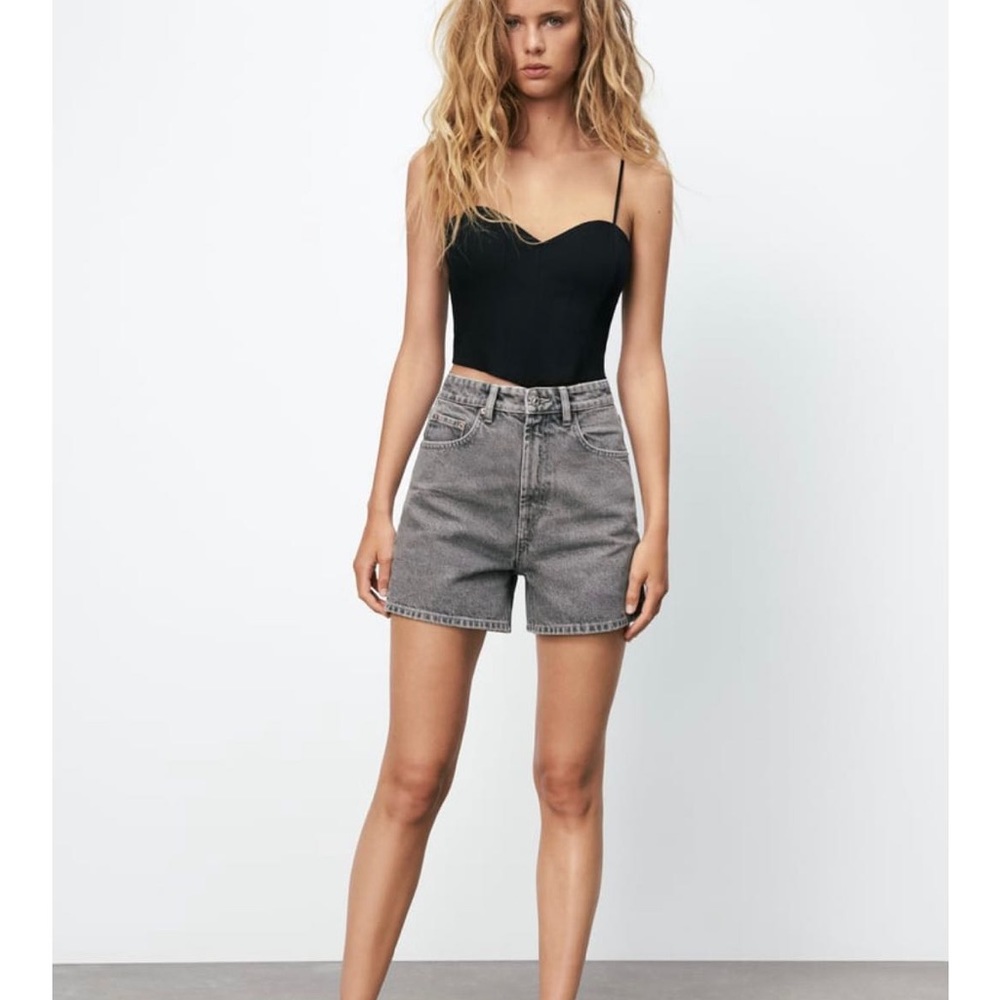 NWT. Zara Black Corset Crop Top with a Sweetheart Neckline. Size XS
